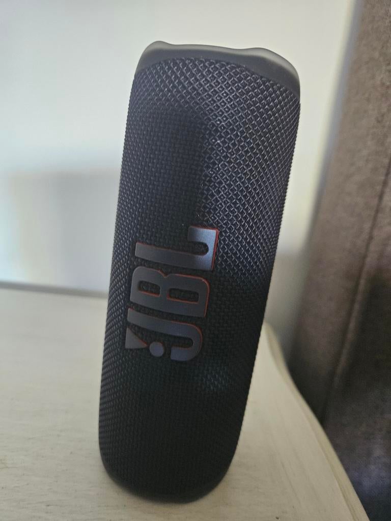 Jbl flip heel af en toe eens gebruikt!, Ophalen, JBL
