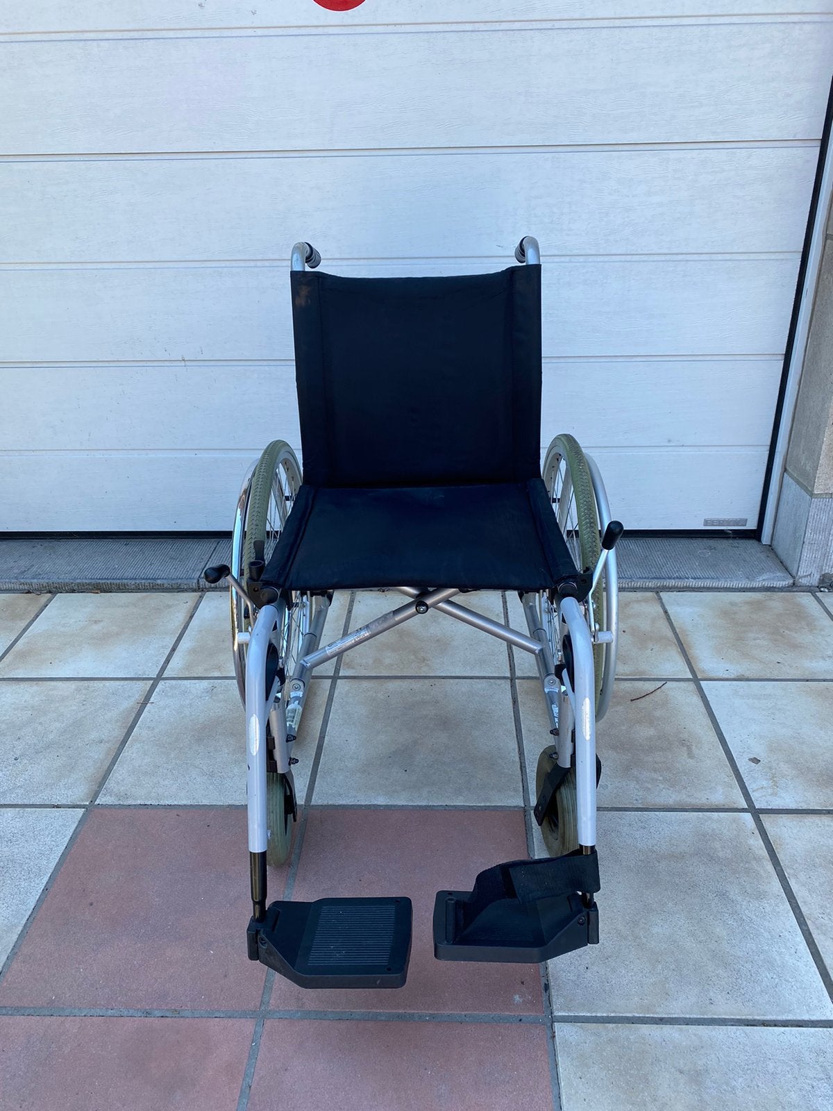 Chaise roulante bonne etat bruxelles, Enlèvement, Pliant, Utilisé, Fauteuil roulant à pousser