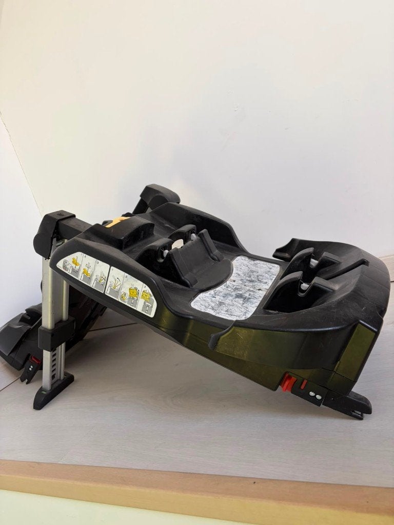 Base Isofix Doona +, Gebruikt, Combiwagen, Met autostoeltje, Ophalen