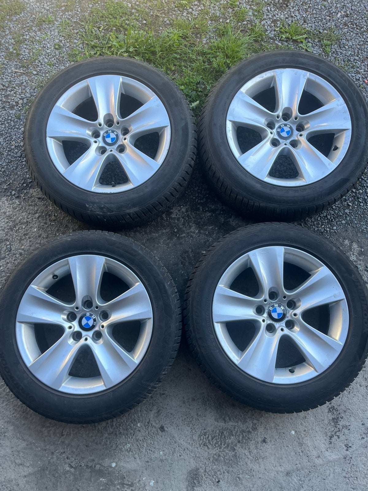 Jantes BMW avec pneus hiver Hankook 225/55 R17 DOT 2321, Pneus hiver, Enlèvement, Utilisé, 225 mm