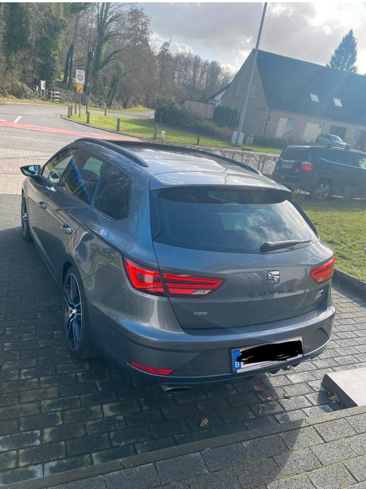 Seat leon cupra 4drive. Pano/dre beats, Autos, Argent ou Gris, Achat, 1440 kg, Alcantara