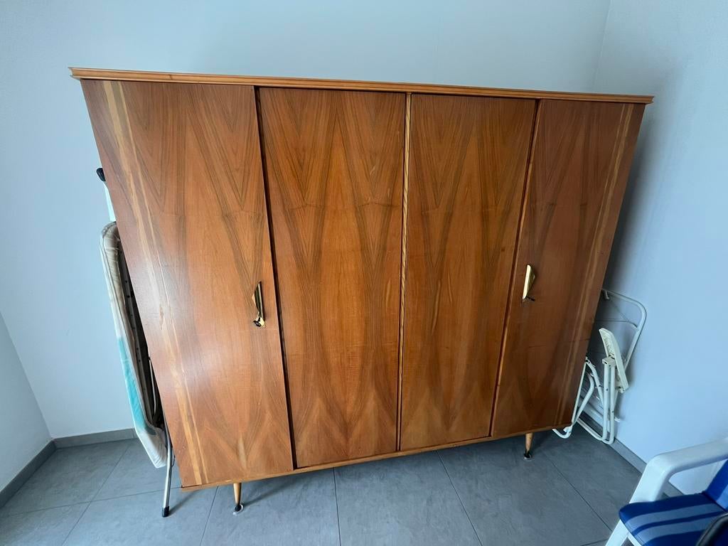 Ruime vintage kleerkast. Reeds gedemonteerd., Huis en Inrichting, Ophalen, Met deur(en), Gebruikt, Vintage