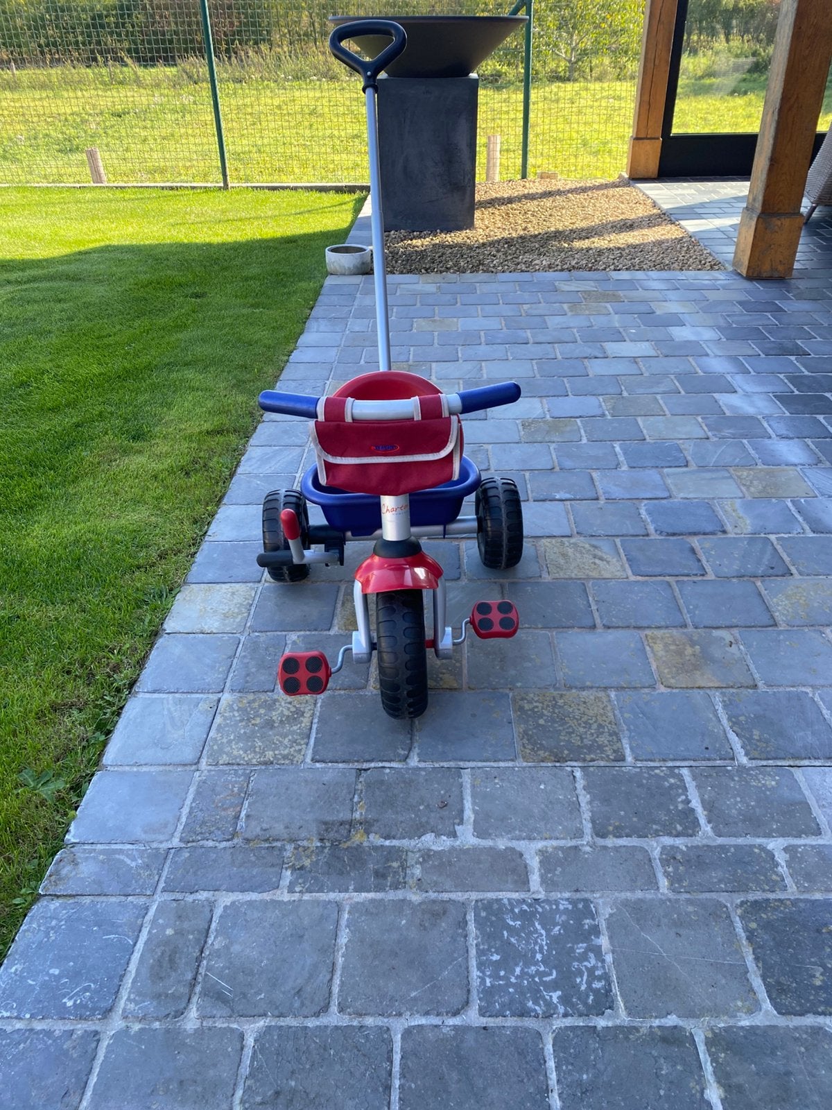 Kinderdriewieler met duwstang, Fietsen en Brommers, Ophalen, Zo goed als nieuw, Duwstang