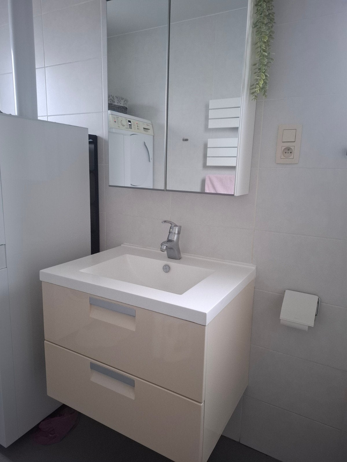 dringendweg badkamer meubel hoogglans beige, Huis en Inrichting, Ophalen of Verzenden