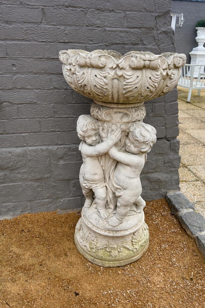 statue en pierre avec vasque 1,20m de haut, Ophalen, Gebruikt, Steen, Engelenbeeld