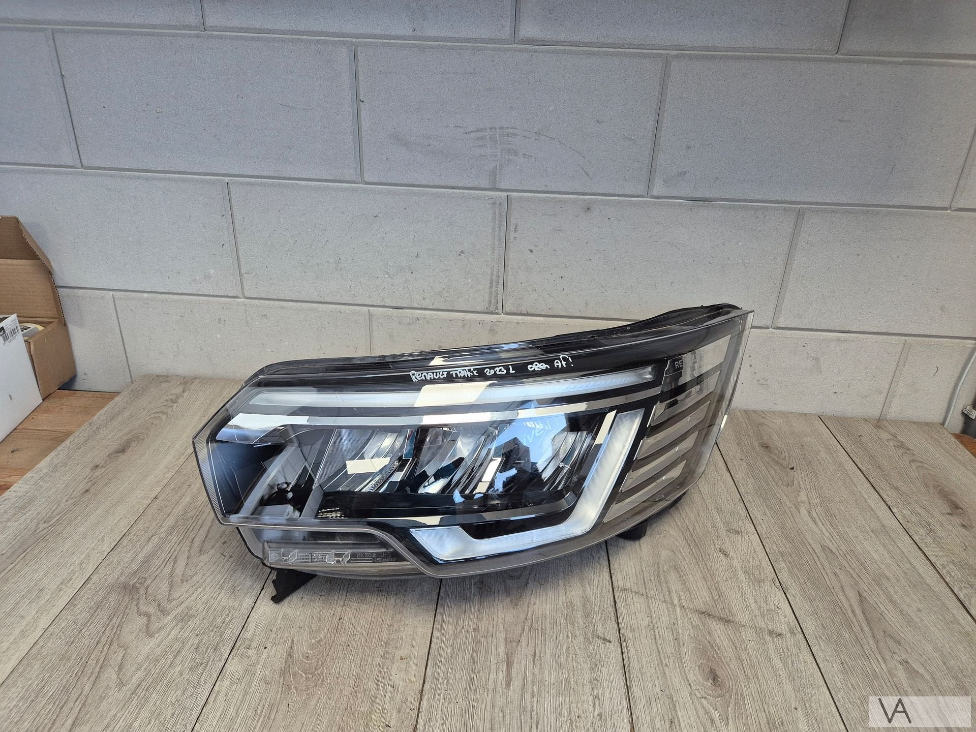 Koplamp links PURE LED Renault Trafic 2022 - 2026 260601790r, Auto-onderdelen, Gebruikt, -, Renault, -
