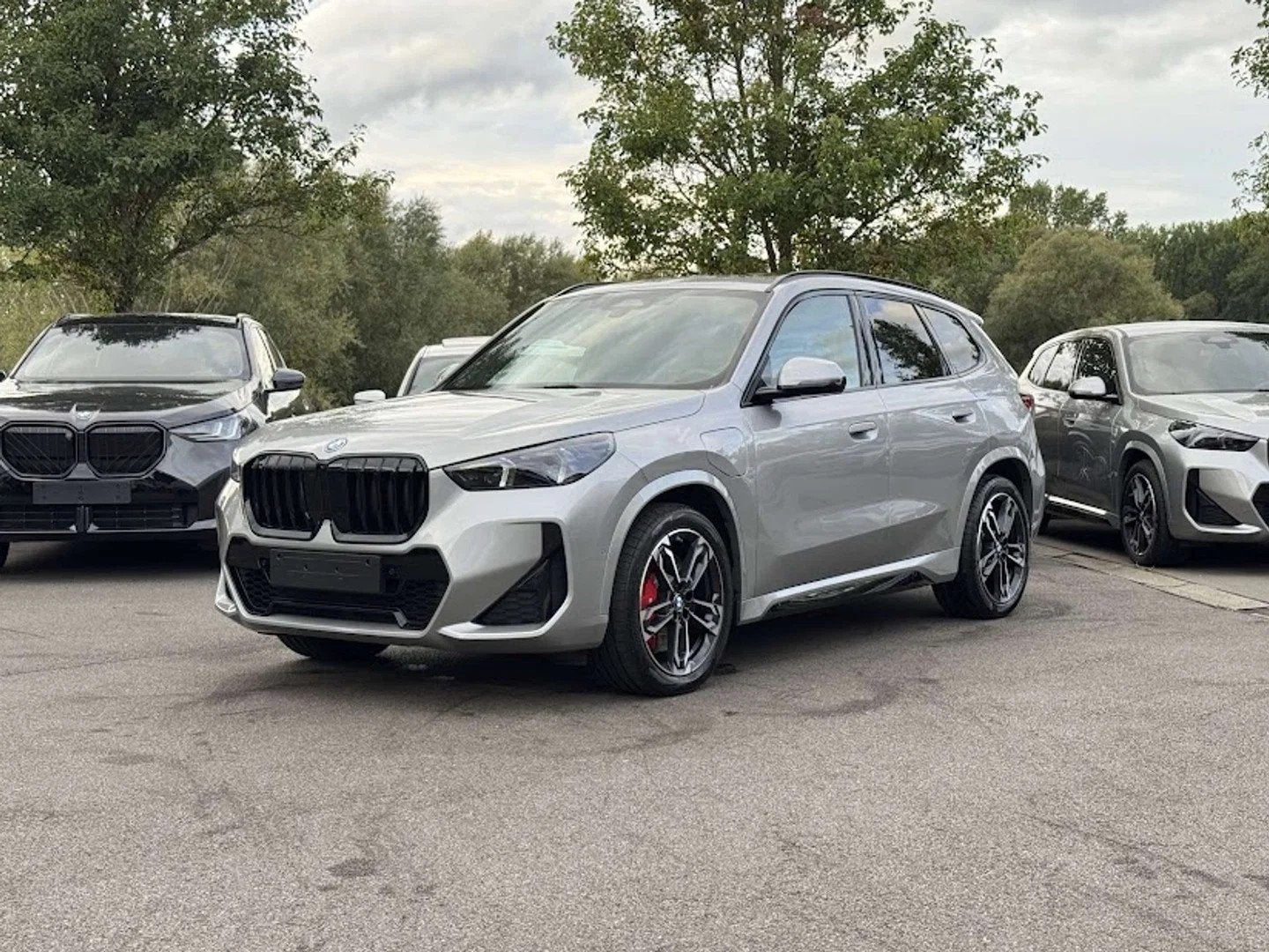 BMW X1 xDrive25e M Sport Pro / PANO / TREKHAAK / CAM / ELEK, Automaat, Hybride Elektrisch/Benzine, SUV of Terreinwagen, Zilver of Grijs