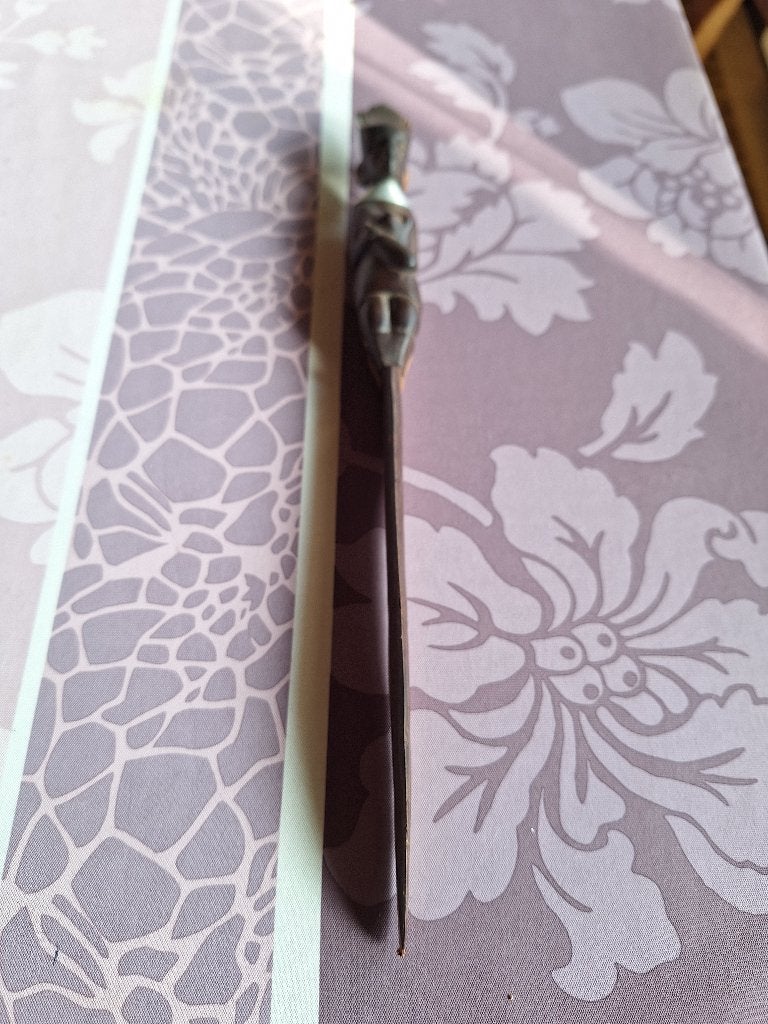 Vintage Afrikaanse gesneden houten briefopener, Afrika, Houtsnijwerk, 34 cm, Ophalen