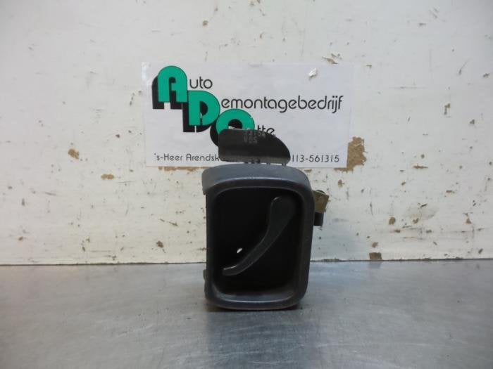 Poignée portière arrière camionnette d'un Volkswagen Cadd, Volkswagen, -, 3 mois de garantie, Utilisé