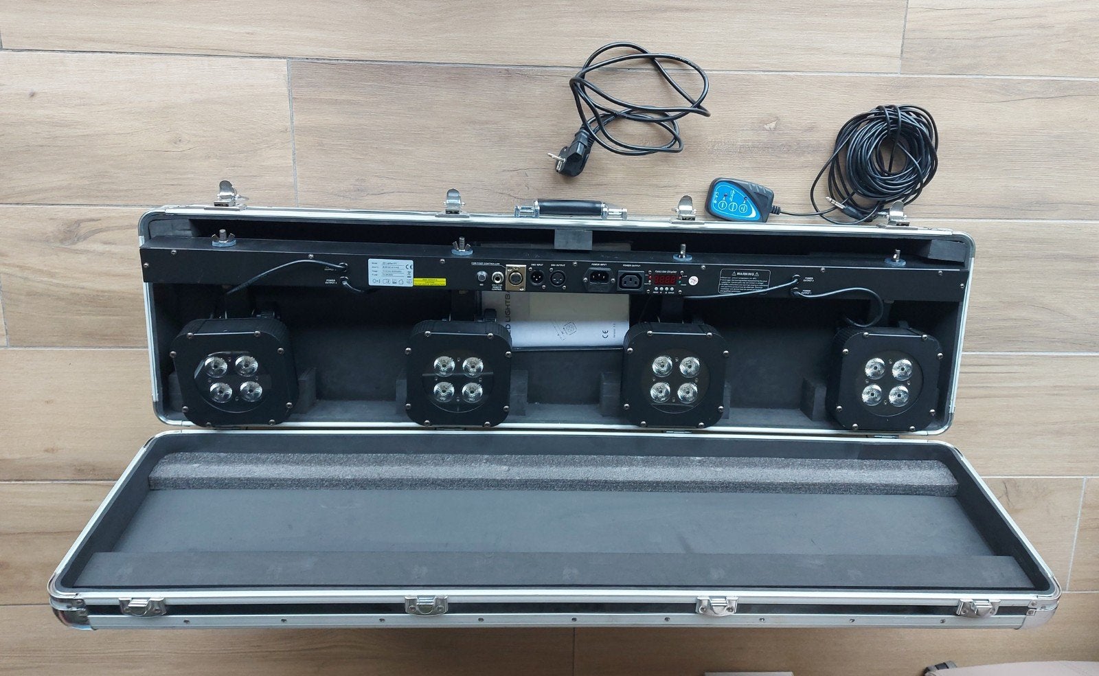 Jb 4-tc + jv case + dmx handcontroller, Muziek en Instrumenten, Licht en Laser, Ophalen