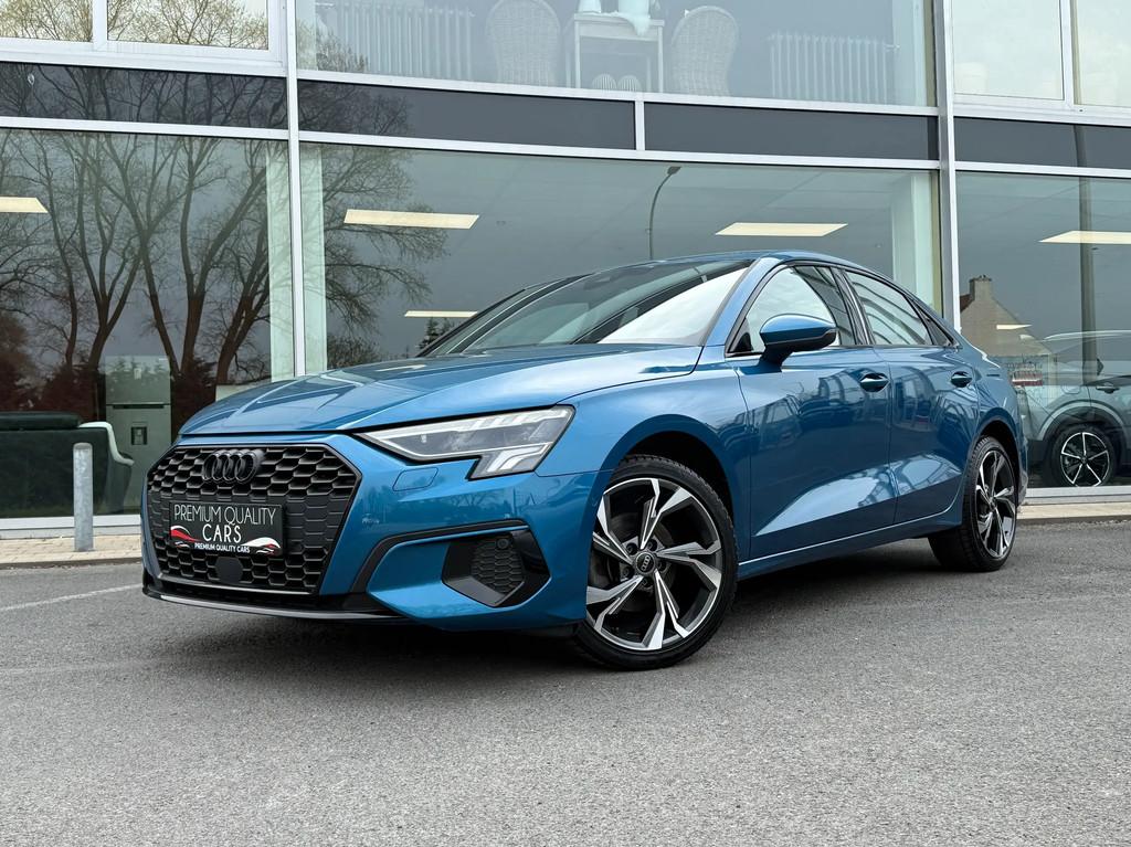 Audi A3 AUTOMATIQUE / CARPLAY / CHAUFFAGE DES SIÈGES / KEYL, Autos, 121 g/km, Achat, Entreprise, Carnet d'entretien