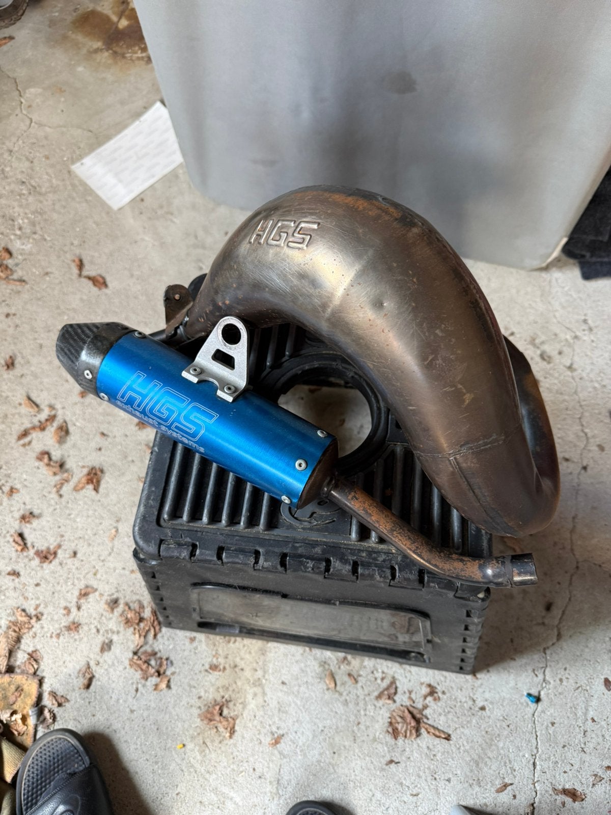Nette hgs bocht+carbon demper(roest is er af), Ophalen, Zo goed als nieuw, Uitlaat