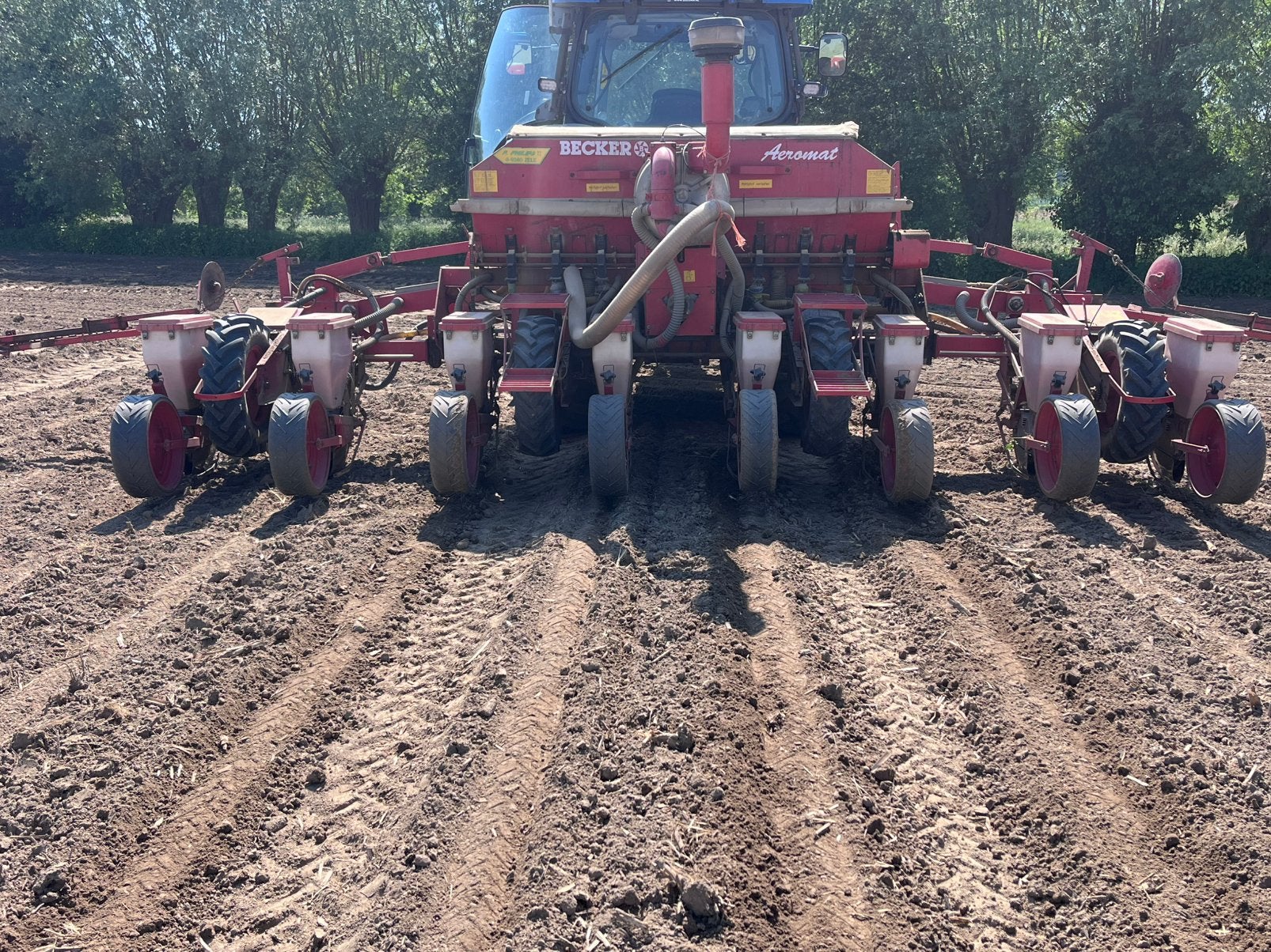 Becker aeromat mais zaaimachine, Ophalen