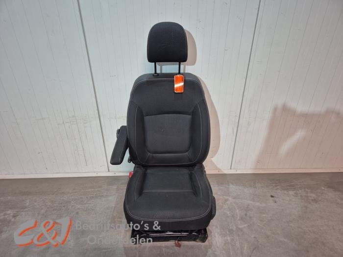 Stoel links van een Renault Trafic, Gebruikt, -, Renault, -