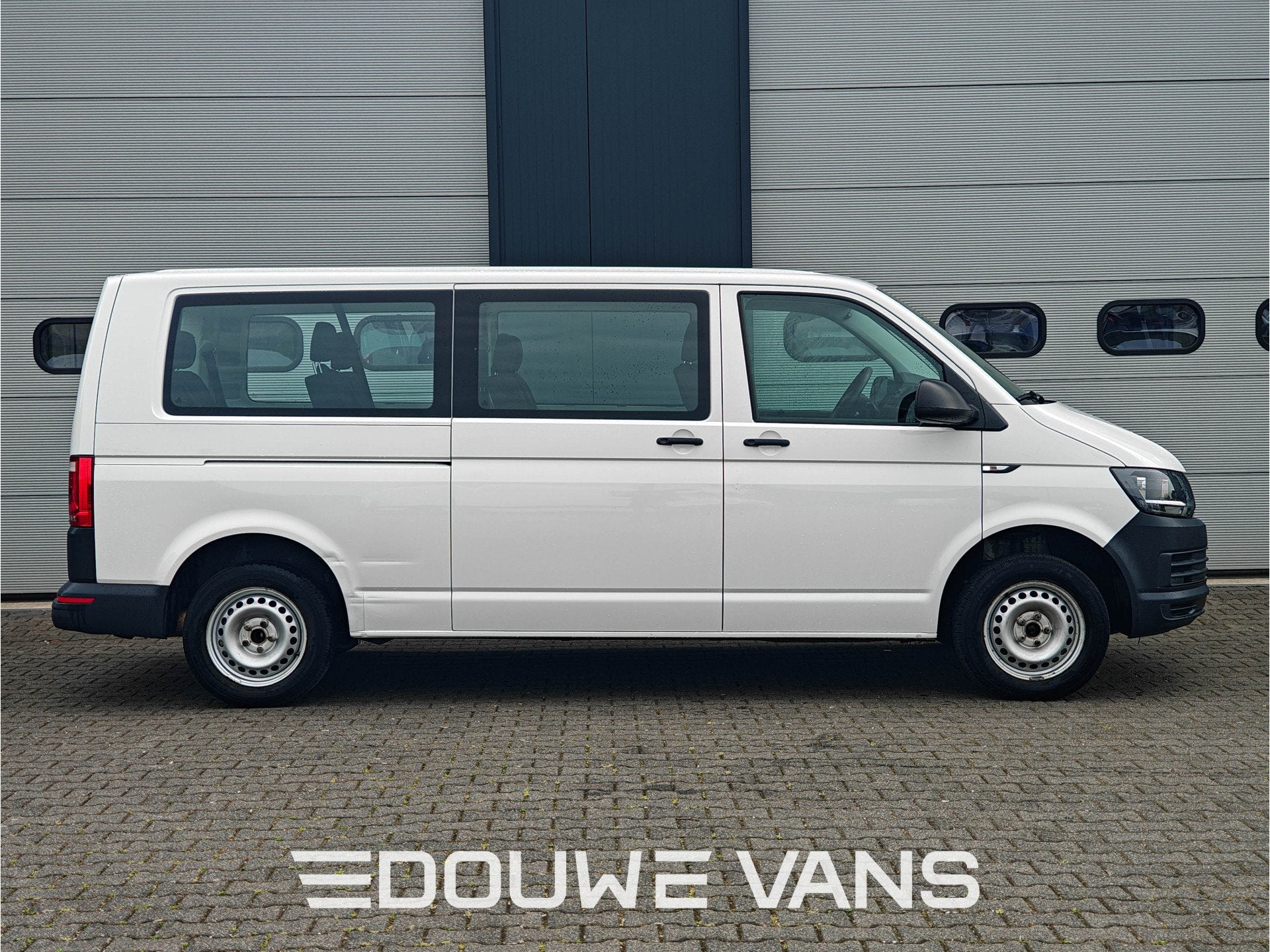 Volkswagen Transporter T6 L2 9 Persoons Airco Kombi Bluetoot, Entreprise, 1794 kg, Noir, 62 kW
