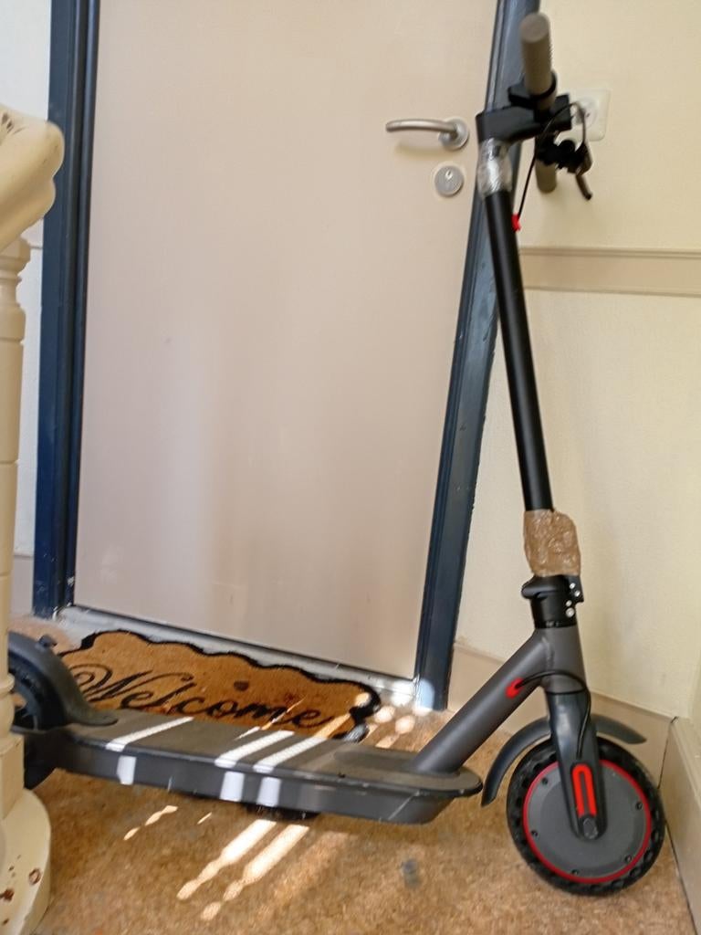 Échange trotinette pour iphone, Vélos & Vélomoteurs, Trottinettes, Enlèvement ou Envoi