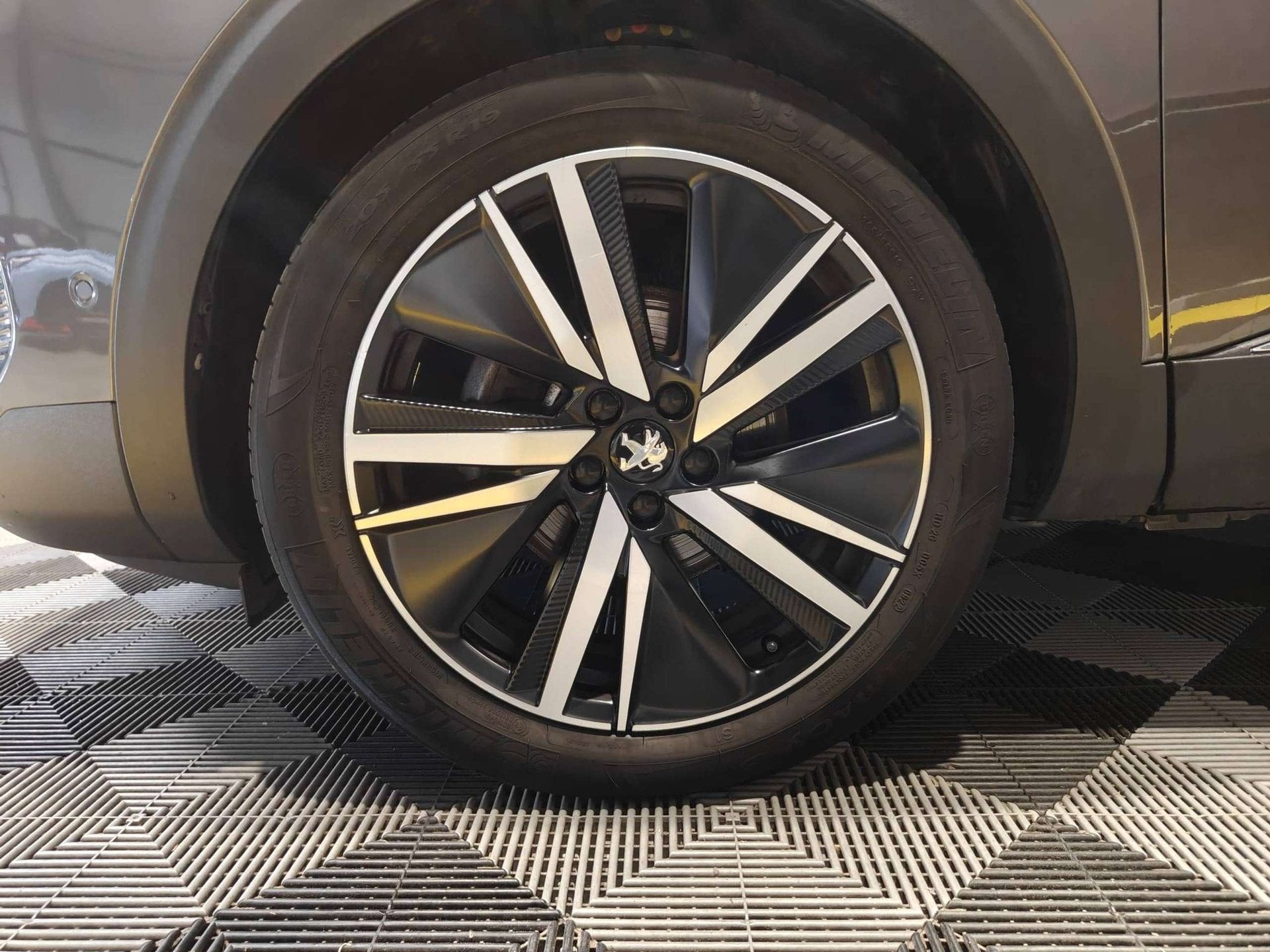 Peugeot 3008 1.2 GT Blackpack/LED/WarmLeder/Dodehoek/Keyless, Auto's, Automaat, Dealer onderhouden, Gebruikt, 1199 cc