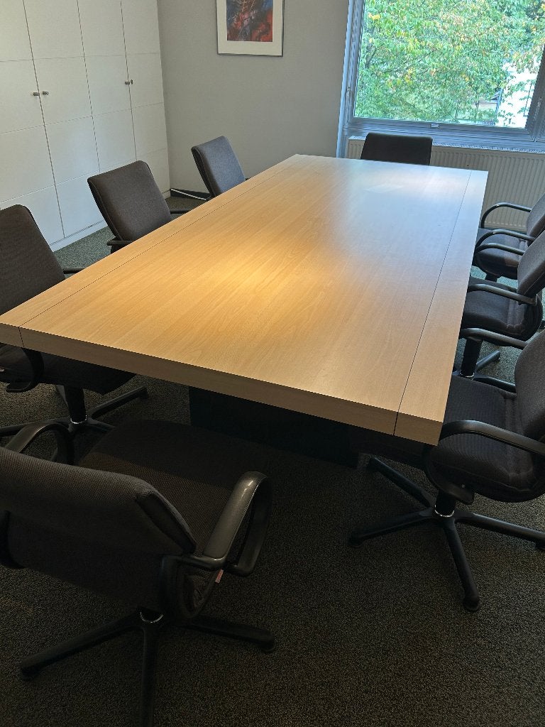 Grote vergaderzaal tafel., Vergader- of Presentatieruimte, Ophalen, Gebruikt, Tafel