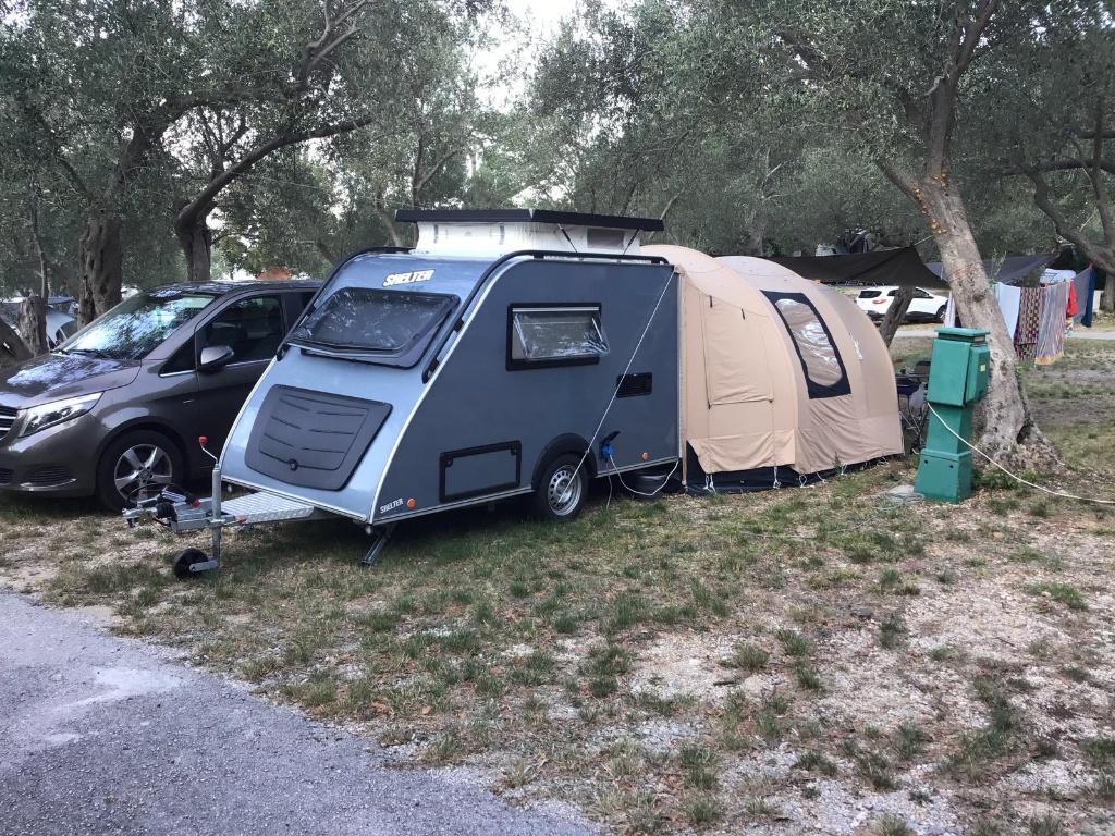 Kip Shelter (2019) + DW Bosuil voortent, topper & disselslot, Coin salon convertible, Particulier, Réfrigérateur, 500 - 750 kg