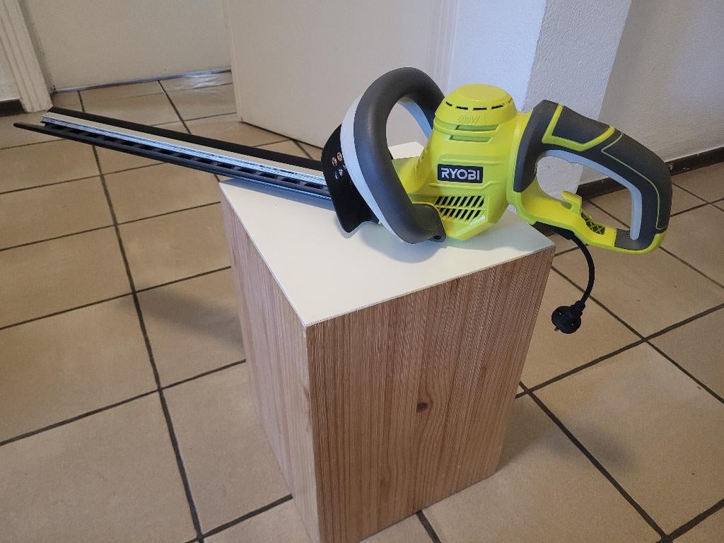 Ryobi RHT5150 Electric Wire Hedge Shears 500 W Cut 50 cm, Tuin en Terras, Bosmaaiers, Ophalen, Zo goed als nieuw, 50 cm of meer