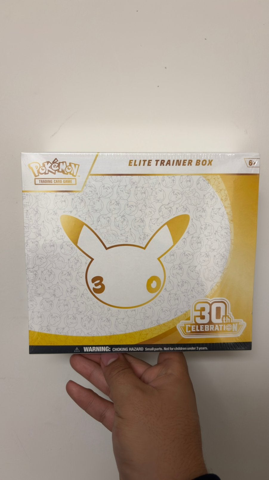pokemon 30th anniversary etb sealed, Ophalen, Zo goed als nieuw