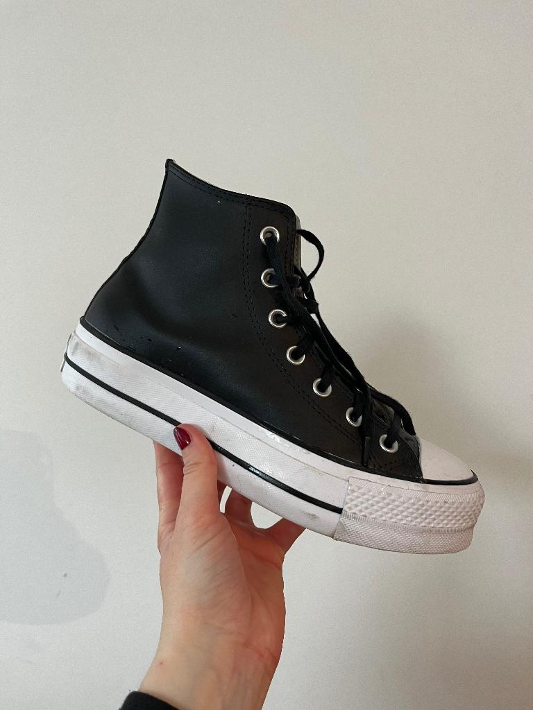 Zwarte lederlook All Stars, Kleding | Dames, Zwart, Ophalen of Verzenden, Sneakers, Gedragen