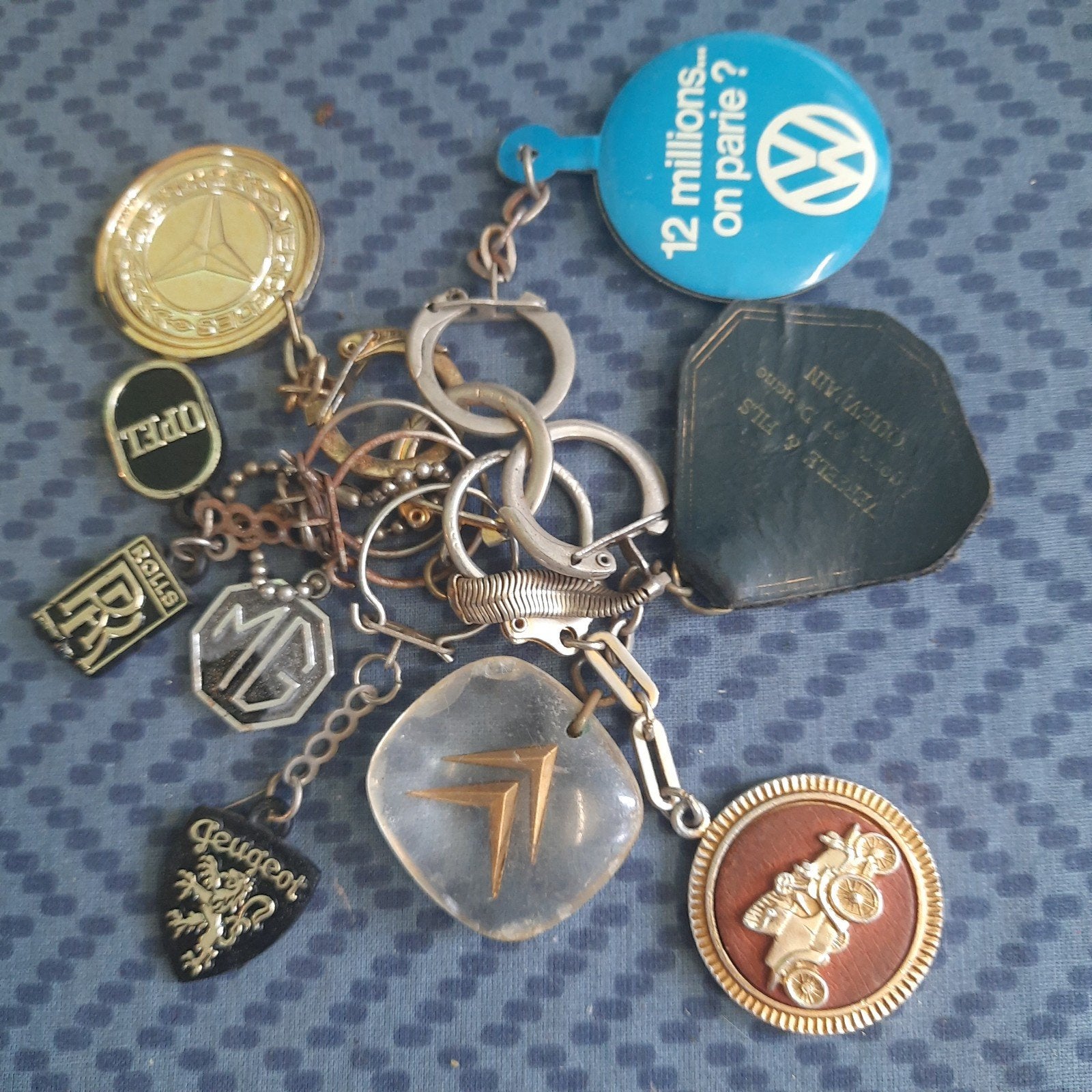10 porte-clés vintage, marques de voitures, etc., Collections, Porte-clés, Comme neuf, Marque, Enlèvement
