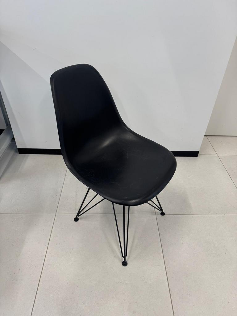 Eames stoel - Vitra, Huis en Inrichting, Stoelen, Ophalen