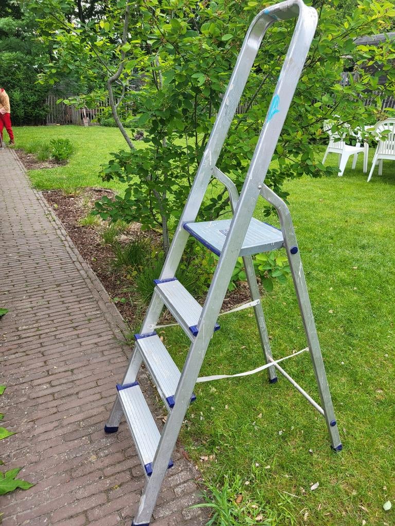 Escalier domestique robuste en aluminium - 4 marches - En bo, Bricolage & Construction, Échelles & Escaliers, Enlèvement