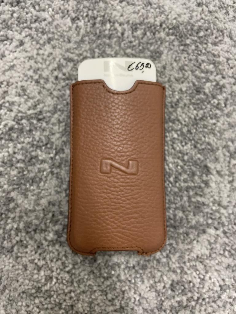 Nouveau support pour smartphone en cuir camel de NATHAN, Enlèvement ou Envoi, Neuf, Protecteur d'écran