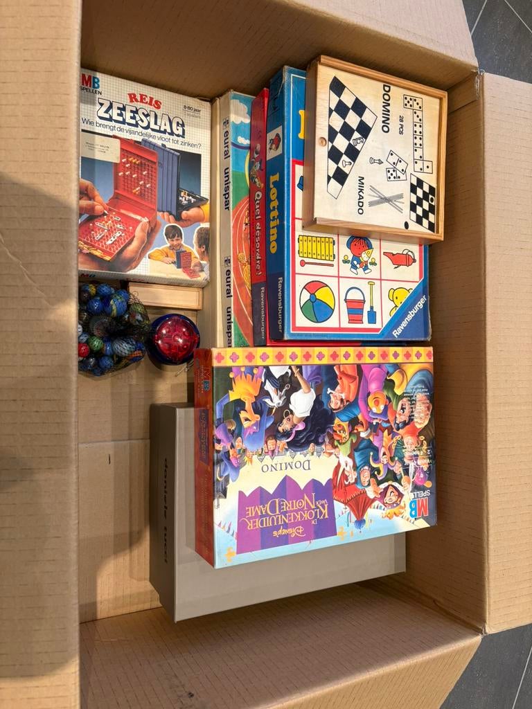 Doos met allerlei speelgoed., Kinderen en Baby's, Ophalen of Verzenden, Zo goed als nieuw, Jongen of Meisje