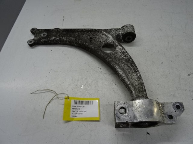 BRAS DE SUSPENSION AVANT GAUCHE (TRIANGLE) Passat (3C2), Utilisé, Volkswagen