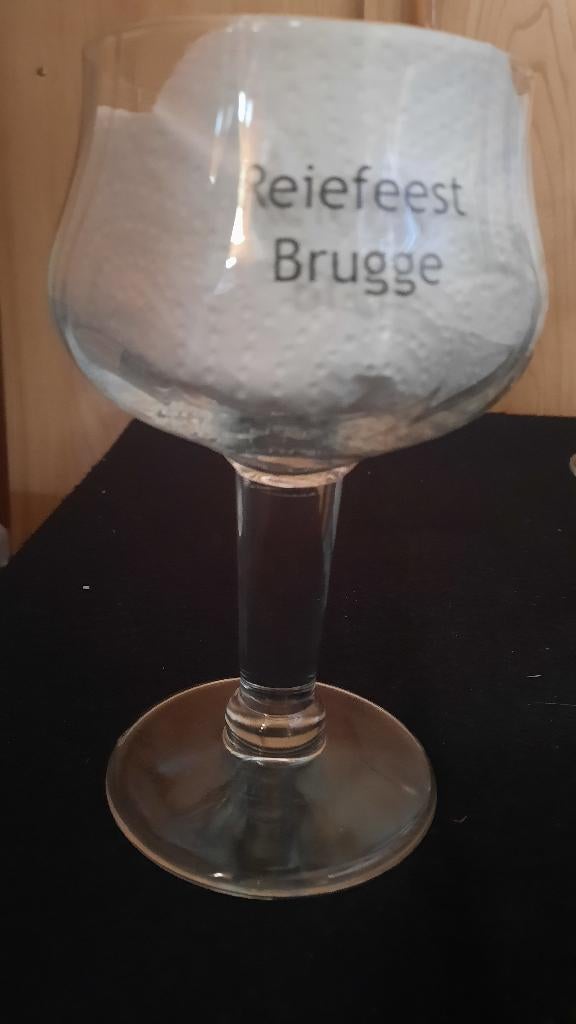 glas REIEFEEST BRUGGE ( met medewerking van KASTEELBIER), Verzamelen, Ophalen of Verzenden, Bierglas