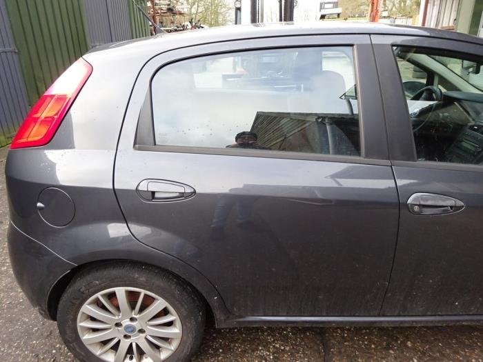 Portière 4portes arrière droite d'un Fiat Punto Grande (63, -, 3 mois de garantie, Utilisé, Porte