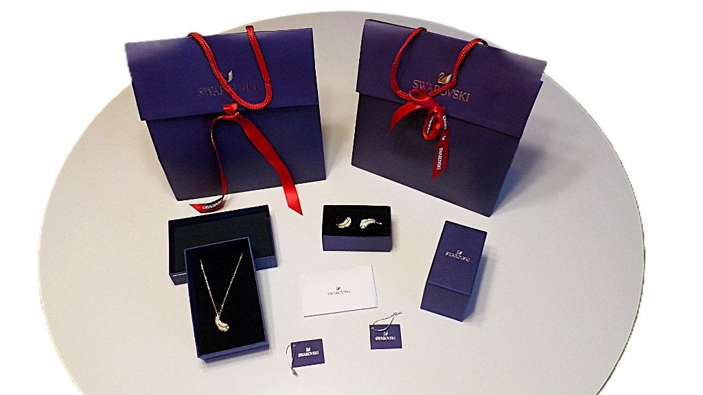 Parure collection NICE de Swarovski, Enlèvement ou Envoi, Comme neuf, Bijou ou Montre