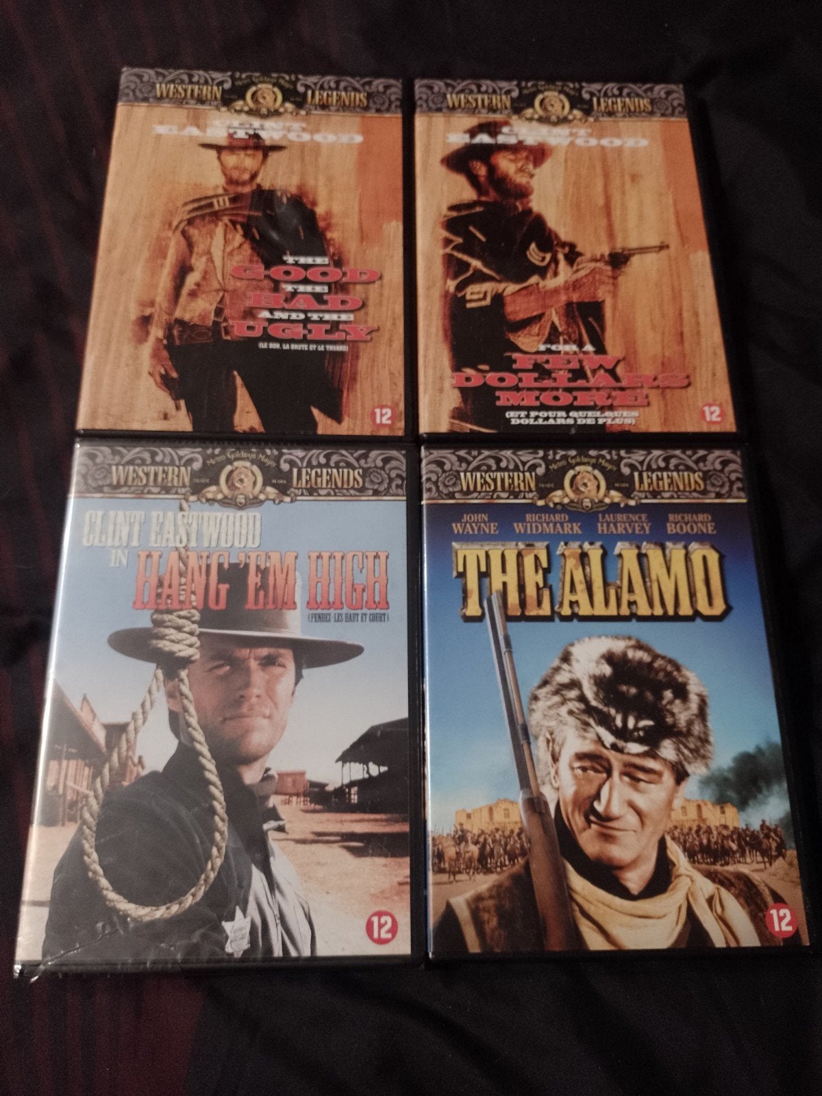 A vendre 4 dvd de la collection Western de legends, CD & DVD, Action, Enlèvement ou Envoi, Comprend un boîtier, Allemand