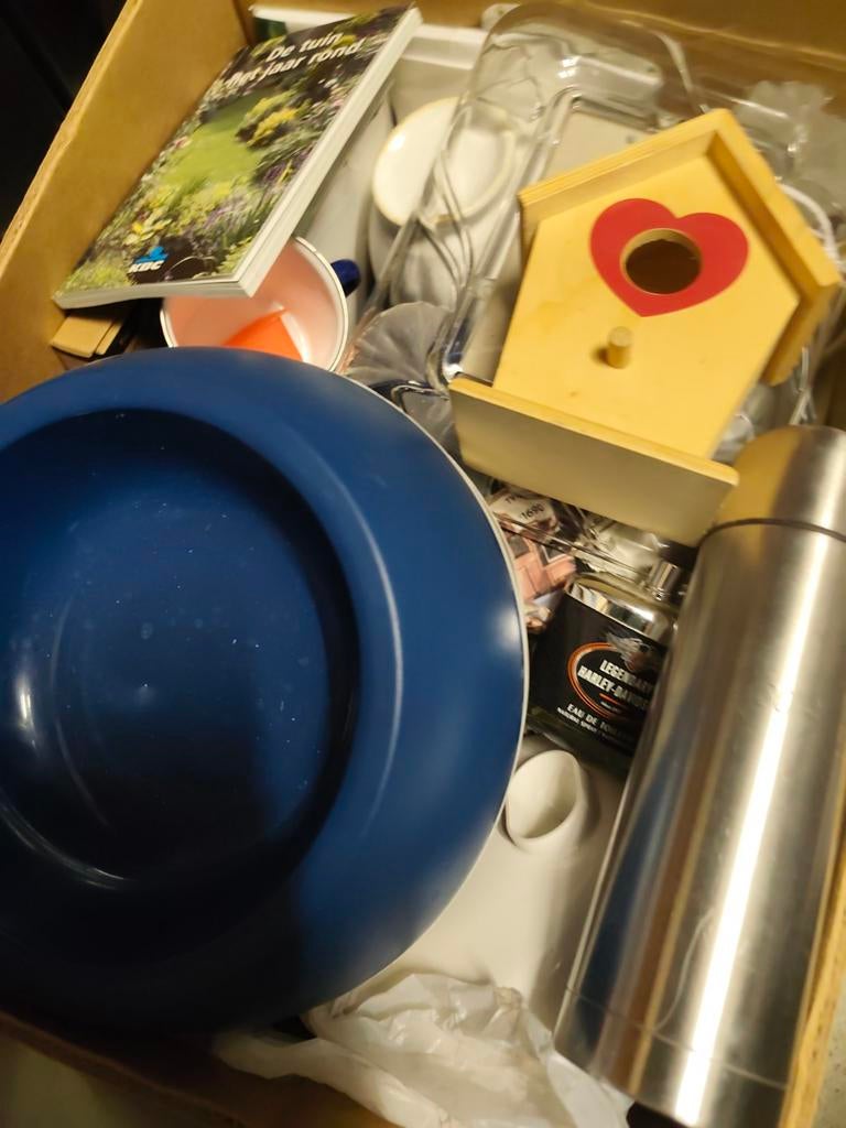 Rommeldoos, Diversen, Ophalen