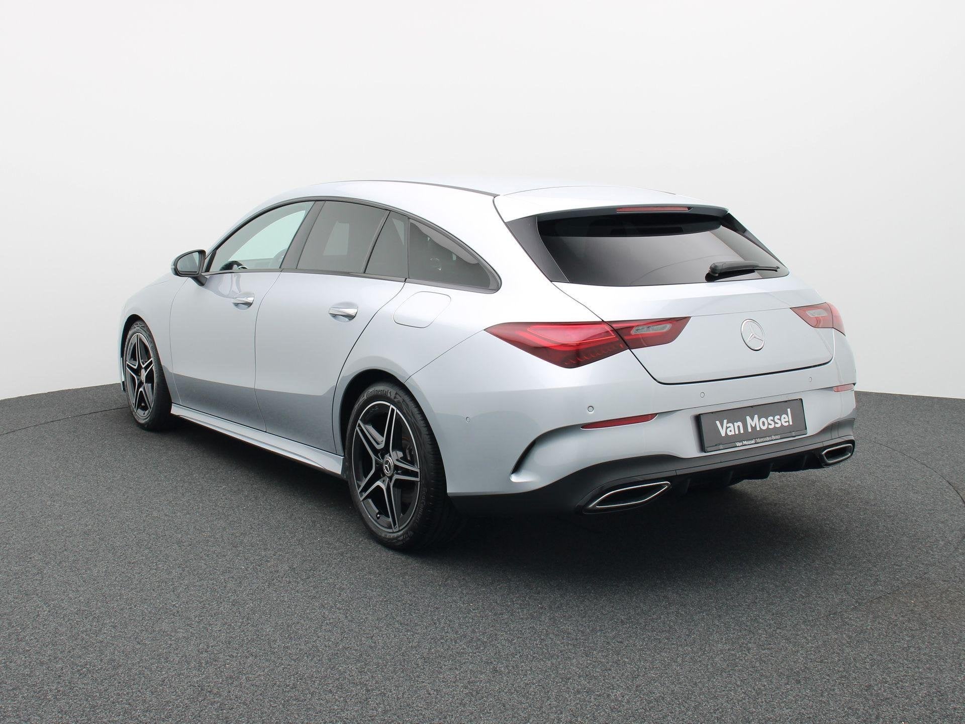 Mercedes-Benz CLA 180 AMG Line Shooting Brake + CARPLAY + LE, Auto's, Mercedes-Benz, Stof, Gebruikt, Zwart, 4 cilinders