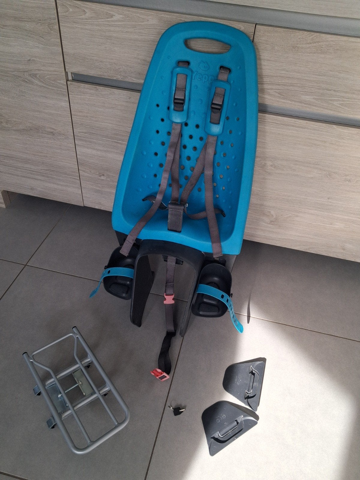 Yepp maxi EF ocean met of zonder extra bevestiging, Ophalen