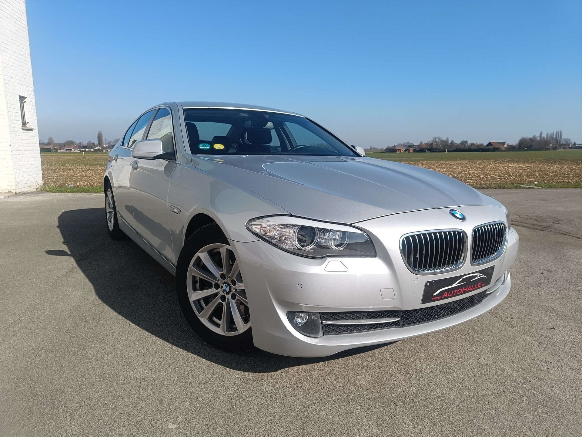 BMW 525 525d Start/Stop 217pk/ch - 93.000km - LEER/CAMERA, Autos, BMW, 4 portes, Entreprise, Boîte manuelle, Noir