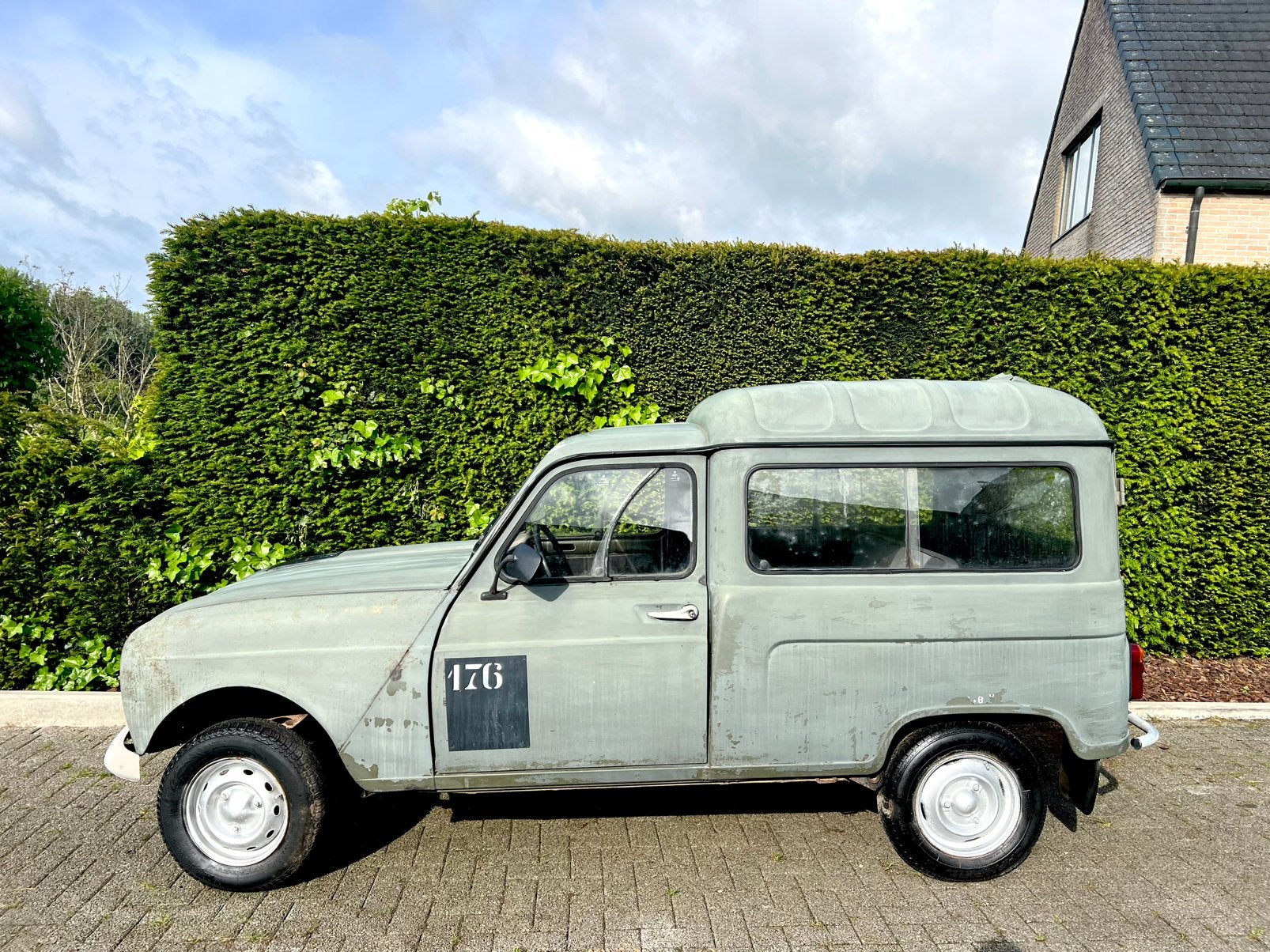 Renault R4 F4 ex leger oldtimer project, Auto's, Bedrijf, Te koop, Benzine