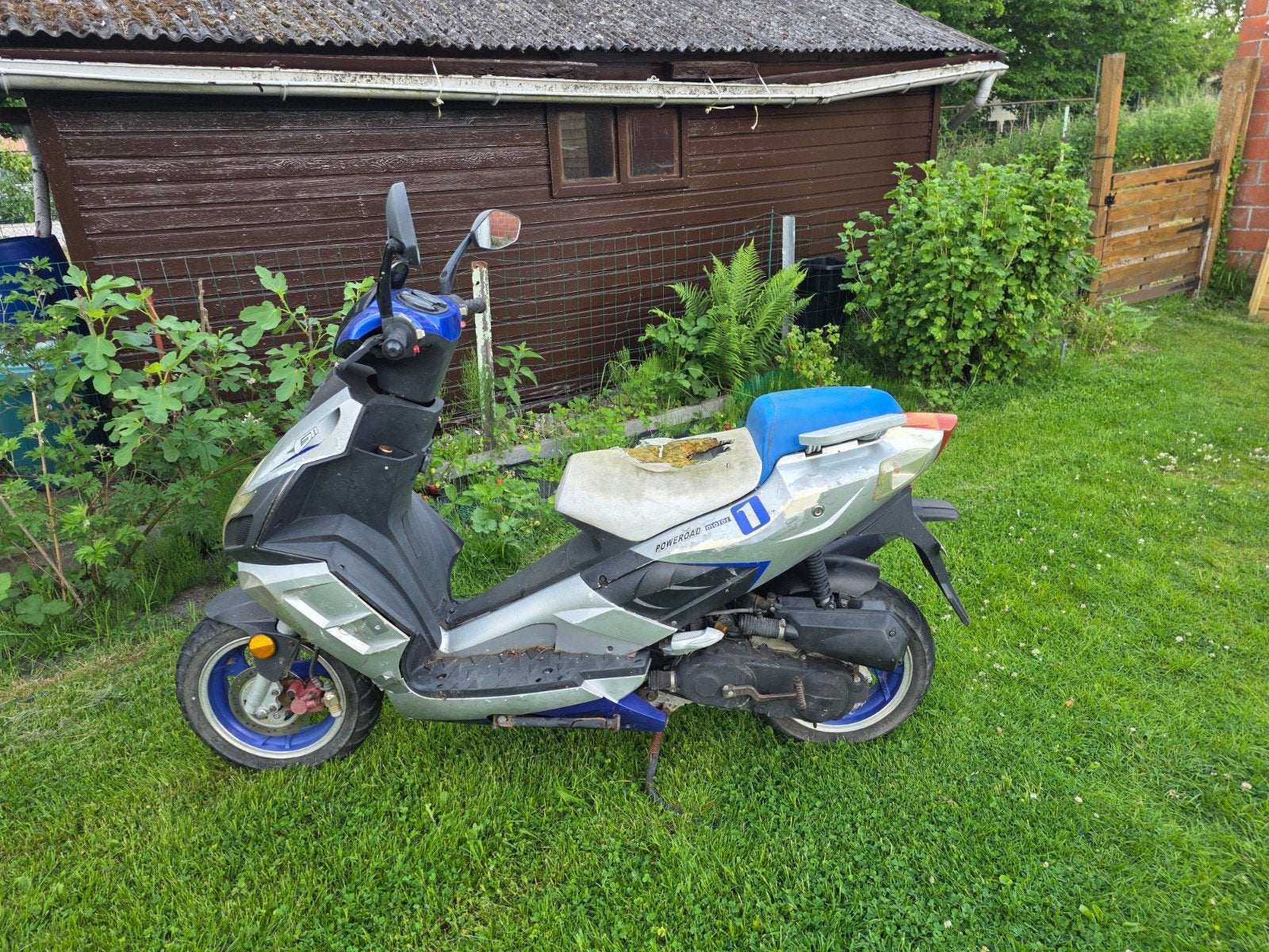 Scooter yben  4 t a remetre en route, Vélos & Vélomoteurs