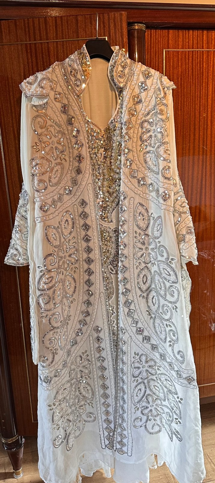 Prachtige hennajurk  - Magnifique tenue de henné, Vêtements | Femmes, Habits de circonstance, Comme neuf, Blanc, Enlèvement