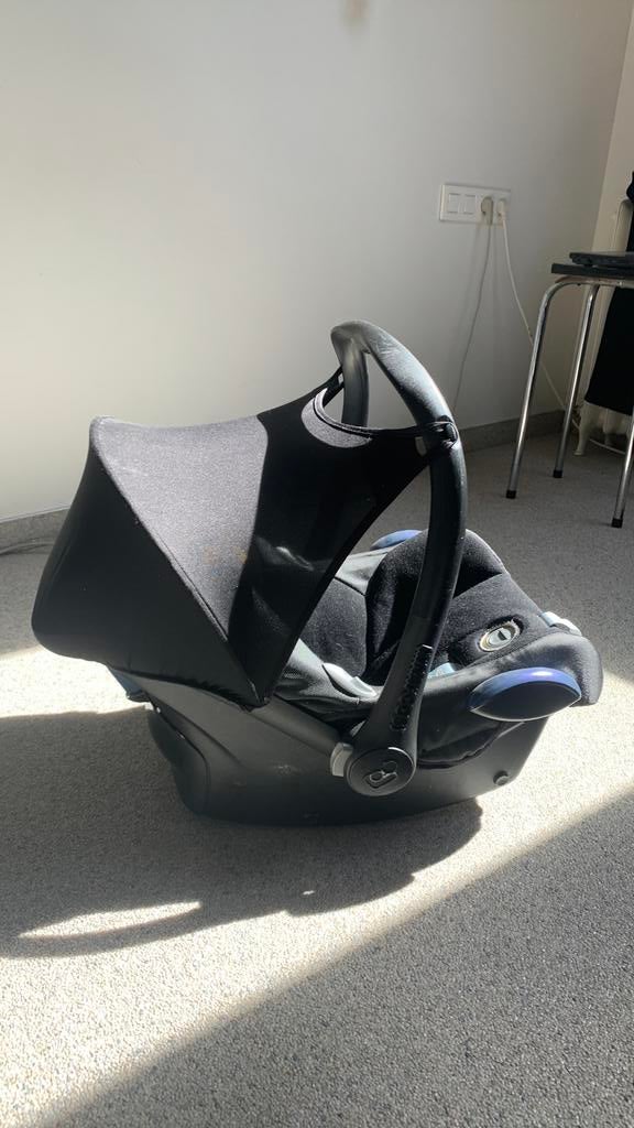 Maxi Cosi cabriofix, Kinderen en Baby's, Ophalen, Autogordel of Isofix, Zijbescherming, Zo goed als nieuw