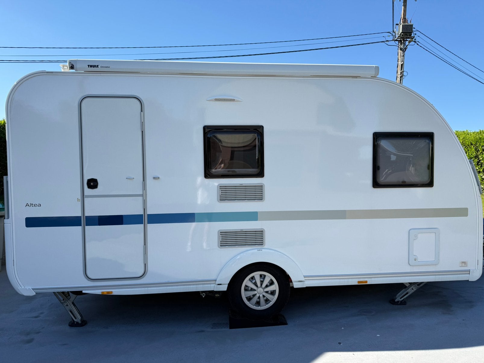 ADRIA ALTEA 432 PX — VERHUIZER — AIRCO — THULE — 2024, Caravans en Kamperen, Caravans, Rondzit, Dwarsbed, Particulier, Microgolfoven