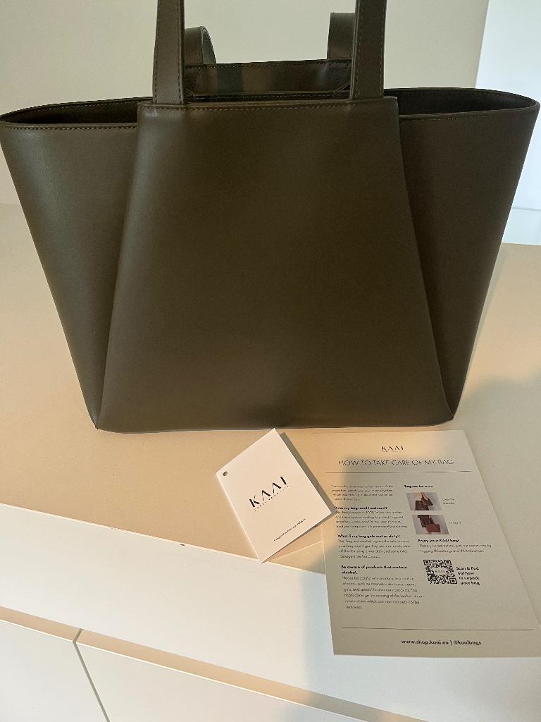 Kaai mid pyramid, Bijoux, Sacs & Beauté, Sacs | Sacs Femme, Enlèvement, Neuf, Vert, Autres types