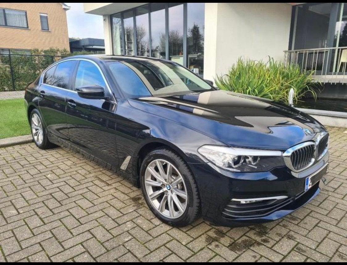 bmw 518 d automaat 2020, Autos, BMW, Cuir, Euro 6, Entretenue par le concessionnaire, Noir