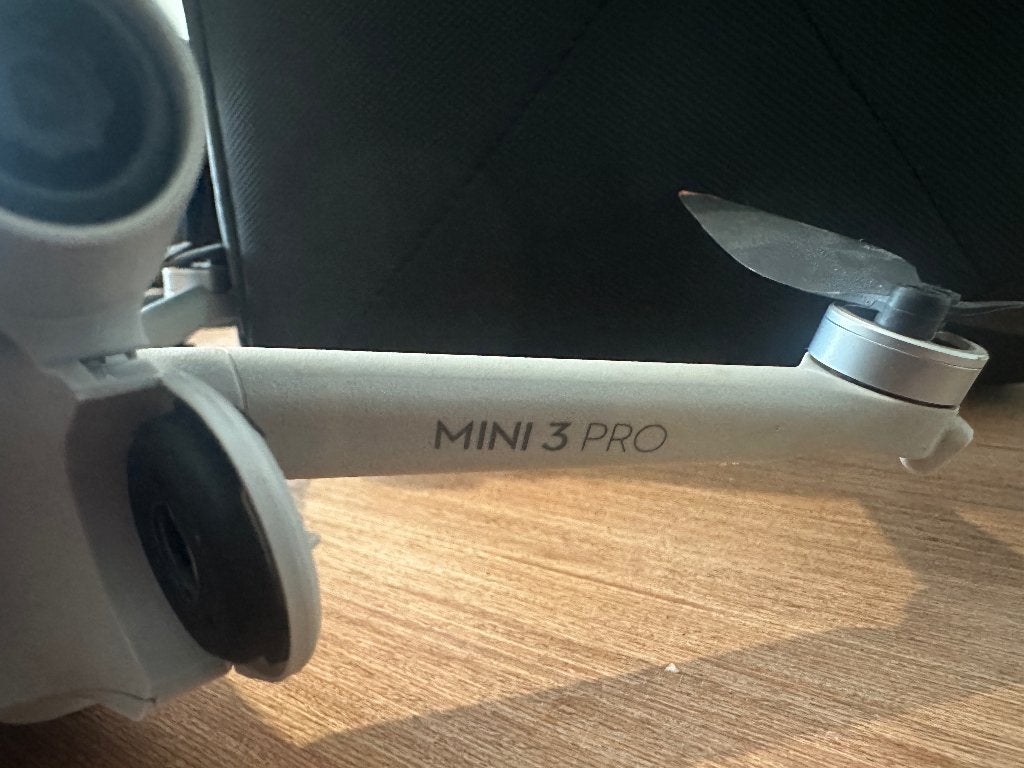 DJI mini 3 pro accidenté, TV, Hi-fi & Vidéo, Drones, 5 à 10 km, Ne fonctionne pas, Drone professionnel, 15 à 30 minutes
