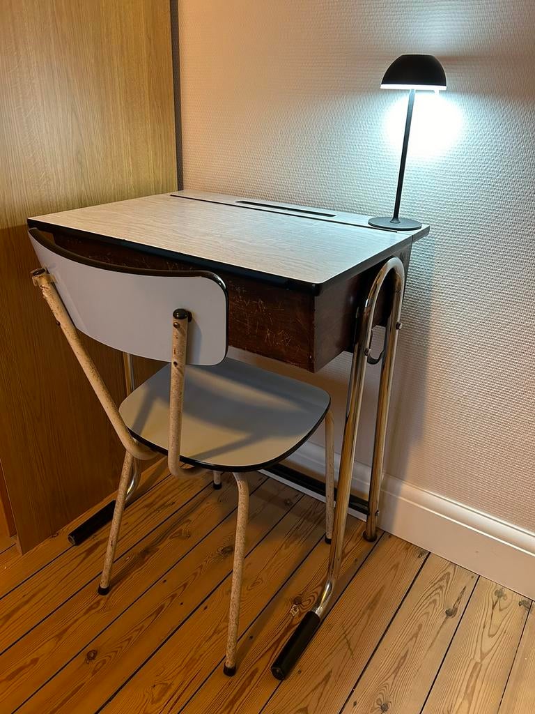 Retro lessenaar met stoel, Ophalen