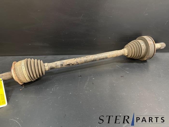 Arbre de transmission arrière gauche d'un Mercedes Vito, Autos : Pièces & Accessoires, 3 mois de garantie, Utilisé, -, -